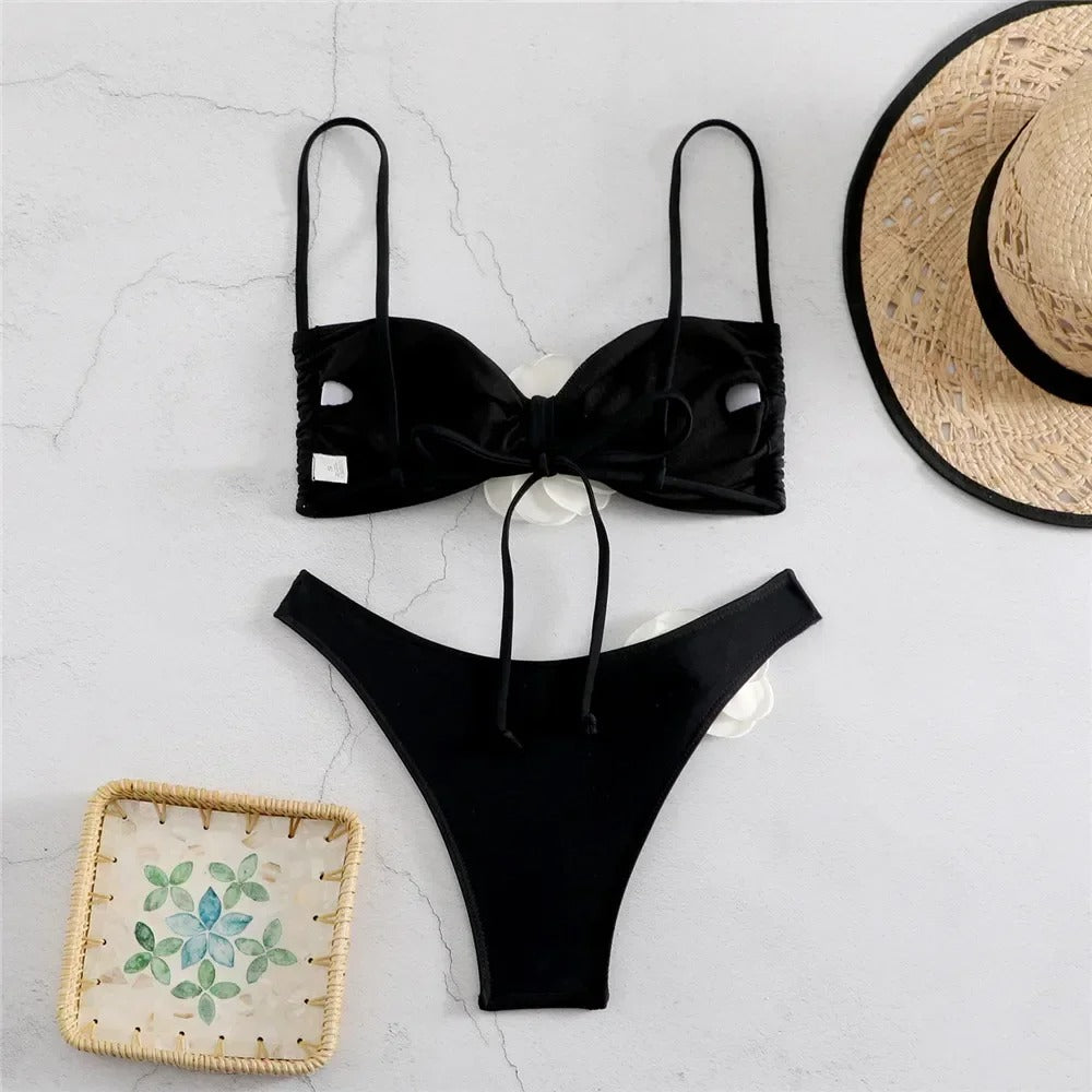 Siyah Bağcıklı Bikini Takımı