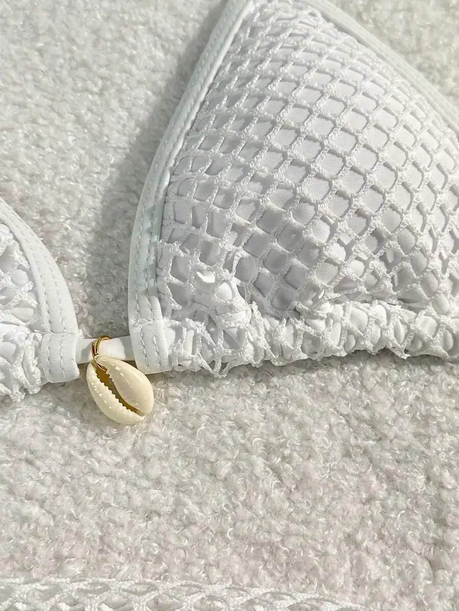 Kabuk Detaylı Beyaz File Bikini ve Pareo Seti