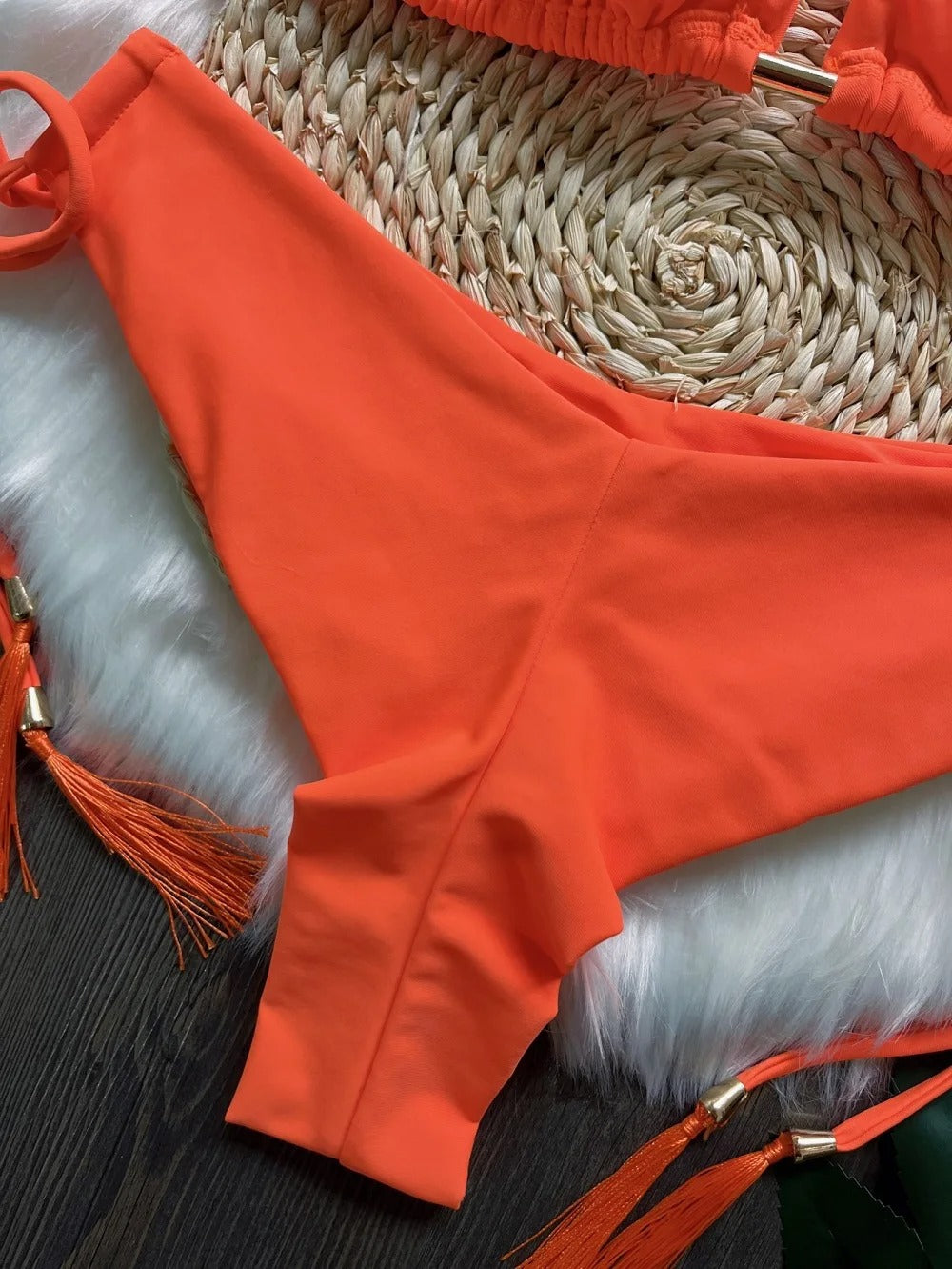 Püskül Detaylı Turuncu Bağcıklı Üçgen Bikini Takımı
