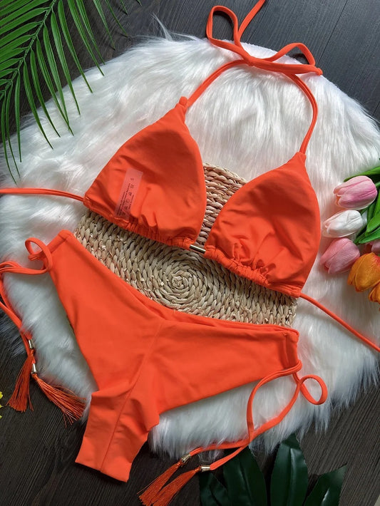 Püskül Detaylı Turuncu Bağcıklı Üçgen Bikini Takımı