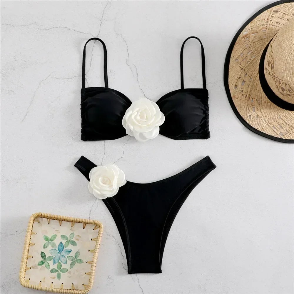 Siyah Bağcıklı Bikini Takımı