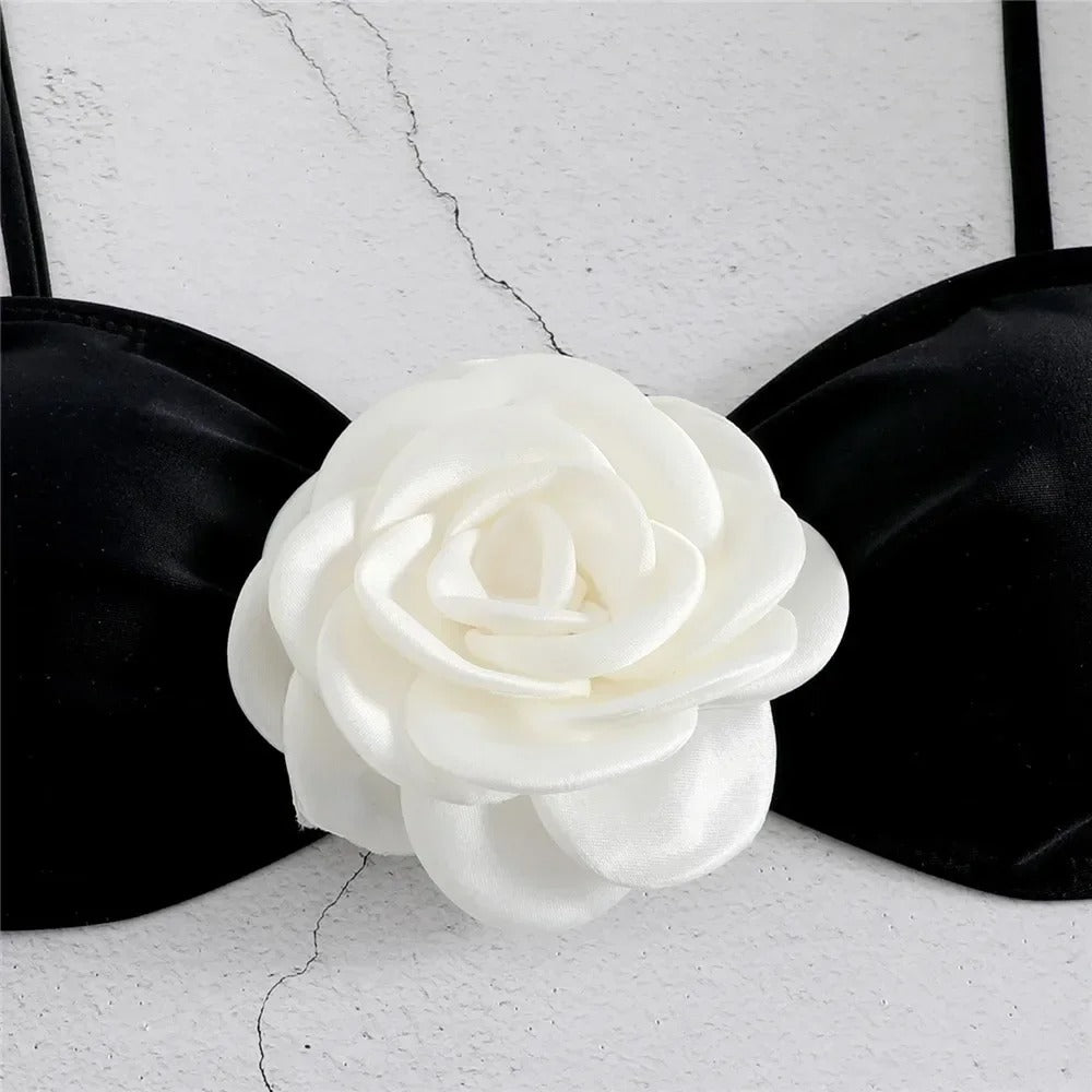 Siyah Bağcıklı Bikini Takımı