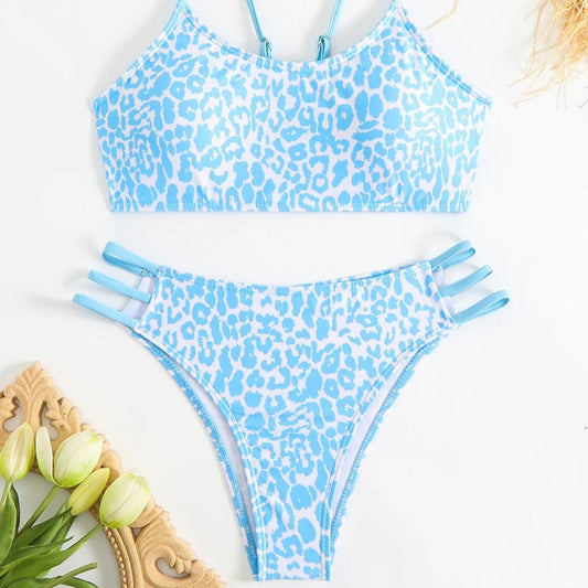 Leopar Desenli Yan Kesik Detaylı Mavi Bikini Takımı