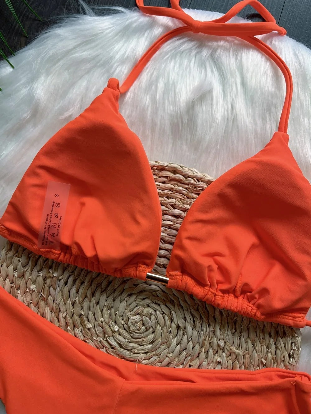 Püskül Detaylı Turuncu Bağcıklı Üçgen Bikini Takımı