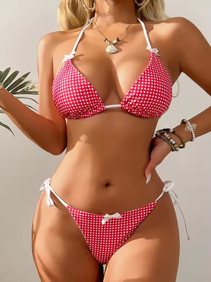 Kırmızı Puantiyeli Fiyonk Detaylı Üçgen Bikini Takımı